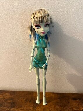 Monster High Frankie Stein Doll G1 Ghoul Spirit 2013 Blue Streaks